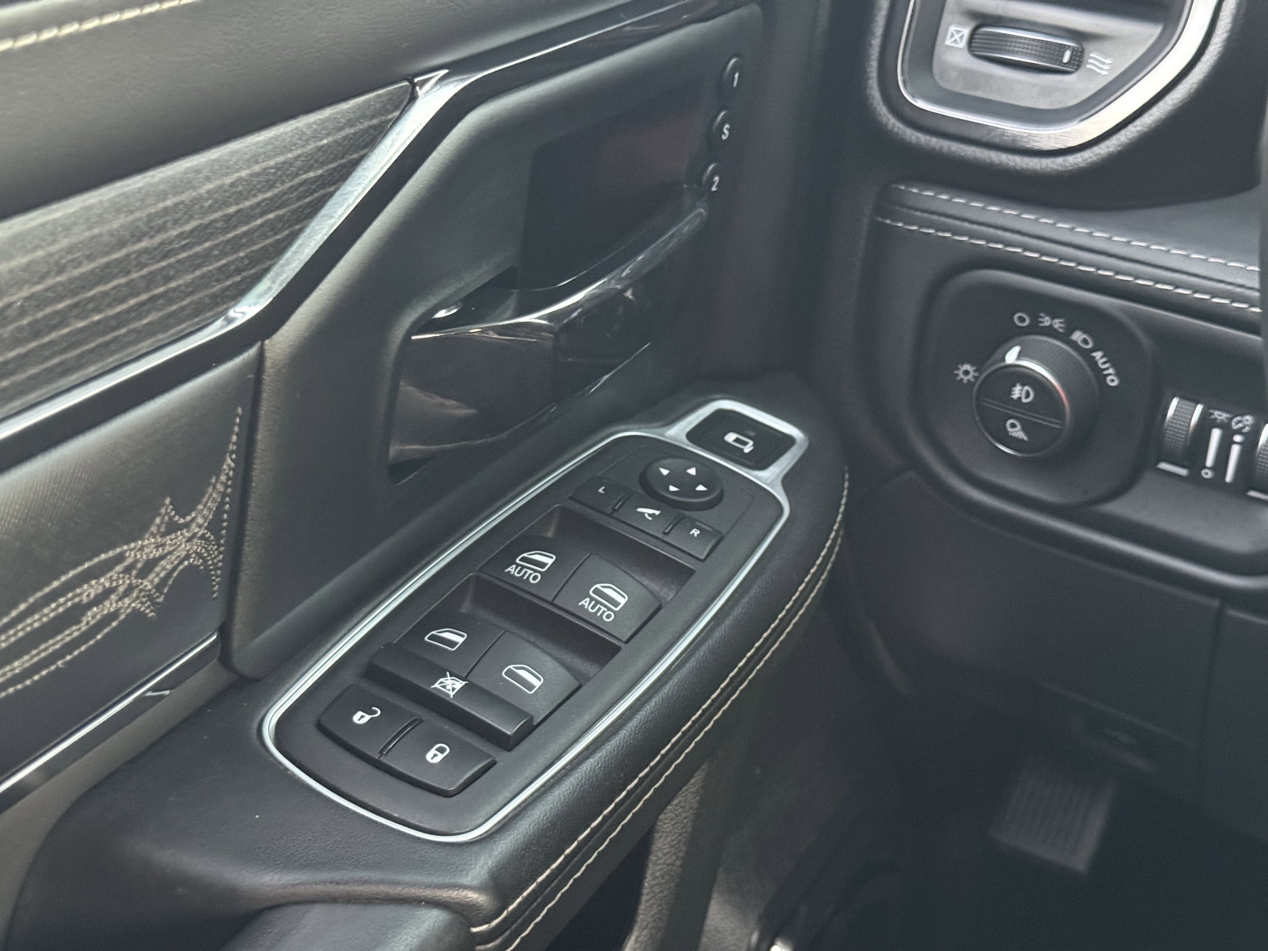 Used 2022 RAM 3500 Limited image 24