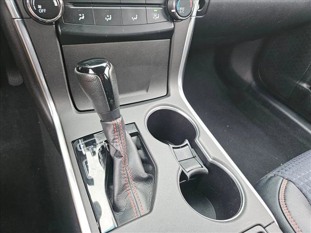 Used 2015 Toyota Camry SE image 18
