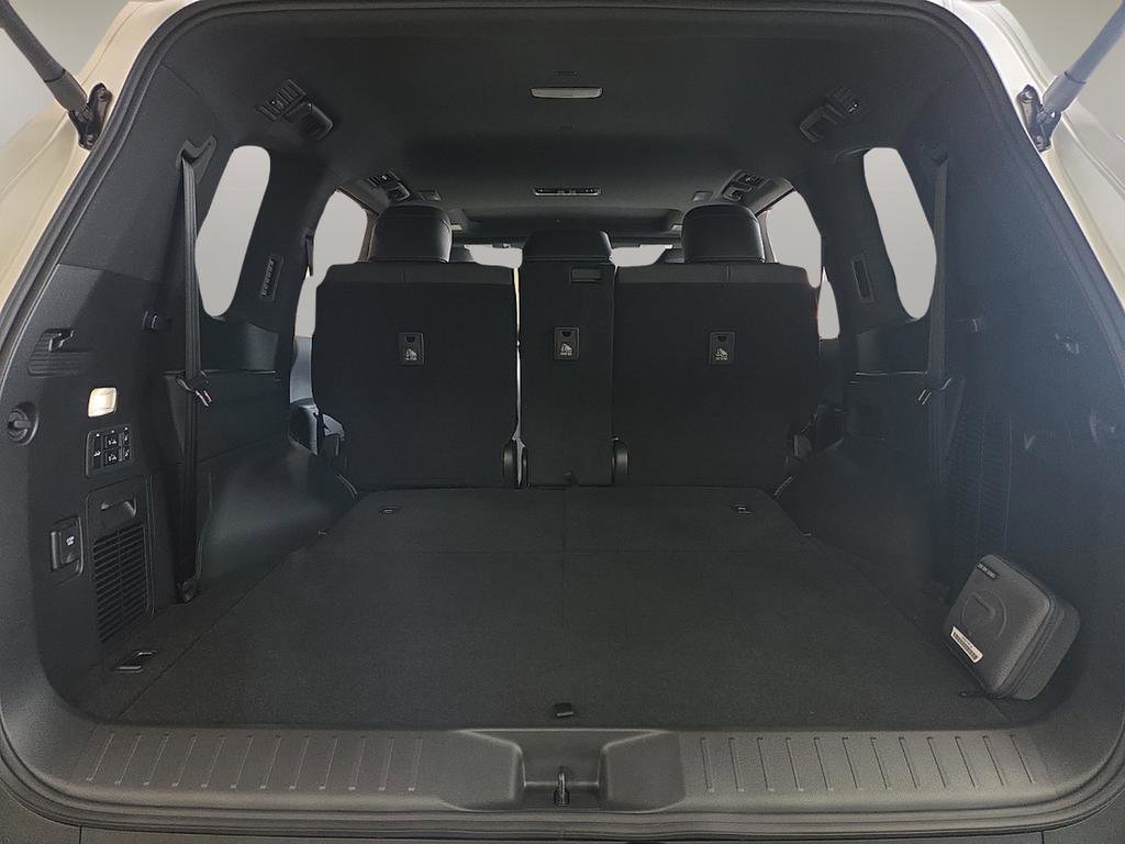 New 2026 Lexus LX 600 4WD w/ Luxury Package image 12