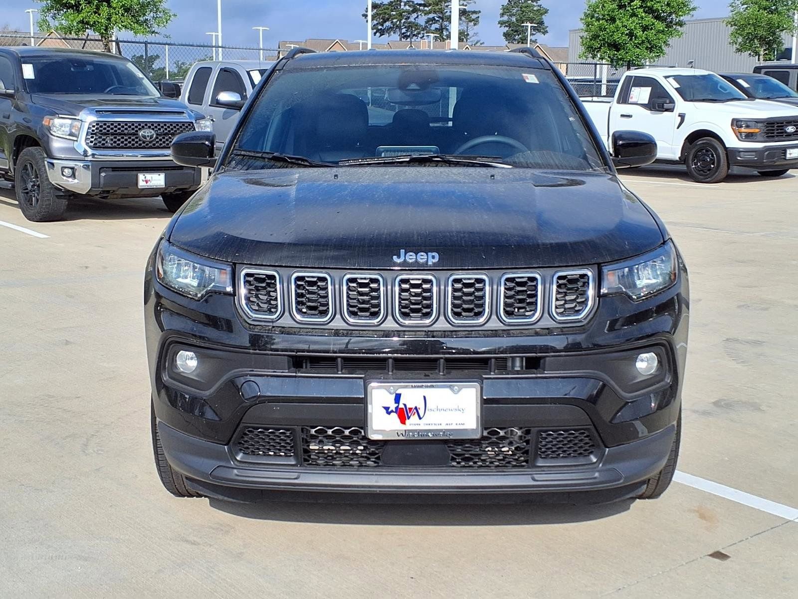 Used 2025 Jeep Compass Latitude image 4
