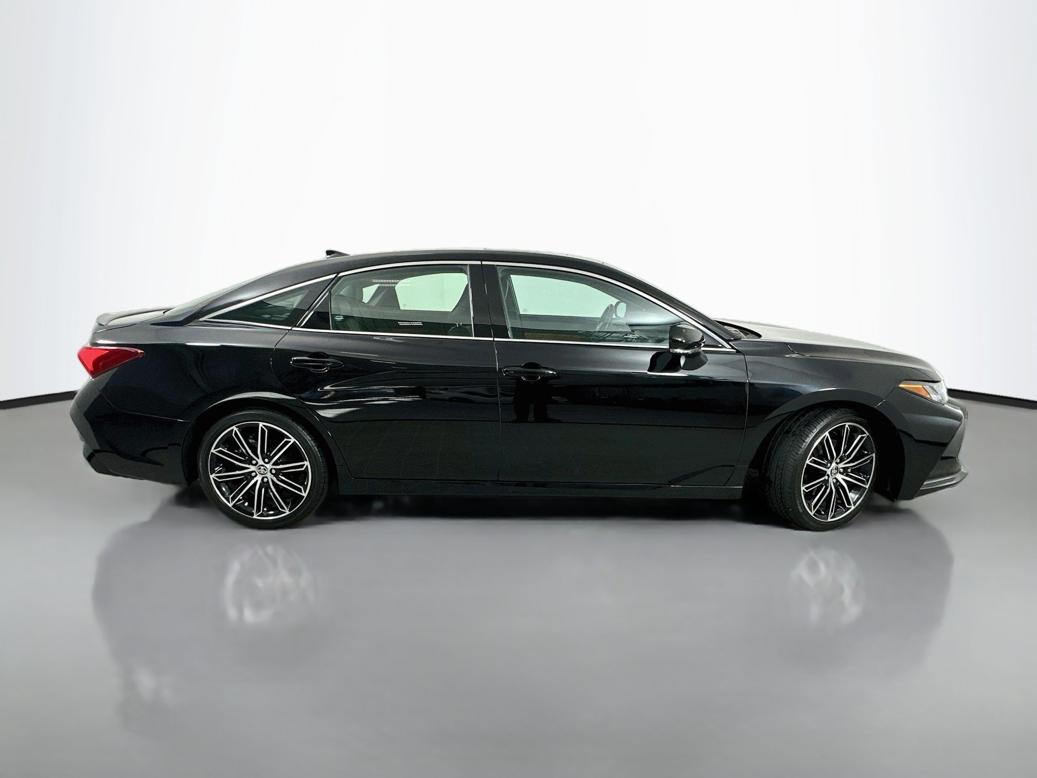 Certified 2022 Toyota Avalon Touring w/ Advanced Safety Package FWD image 8