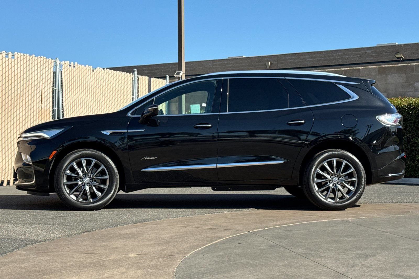 Certified 2024 Buick Enclave Avenir FWD image 7