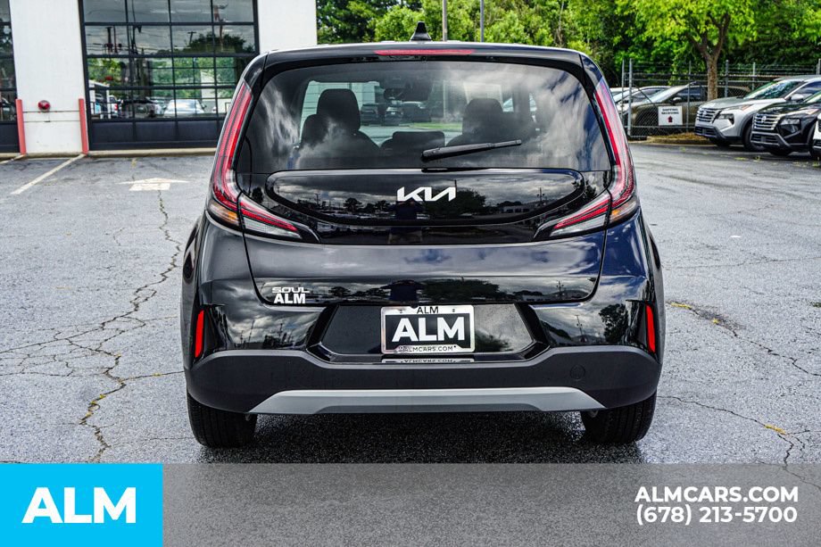 Used 2025 Kia Soul LX w/ LX Technology Package FWD image 10