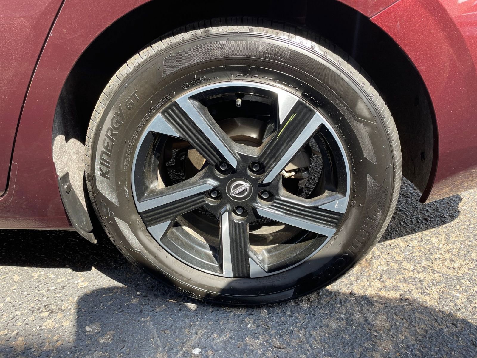 Used 2025 Nissan Sentra SV image 28