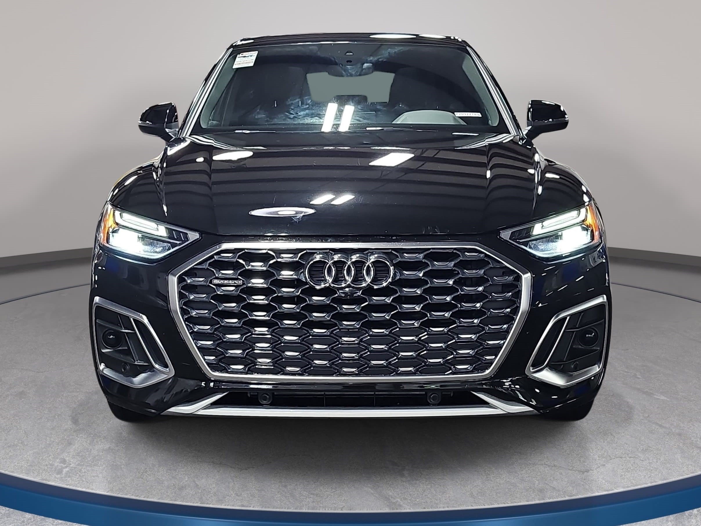 Used 2023 Audi Q5 2.0T Premium w/ Convenience Package AWD/4WD image 2