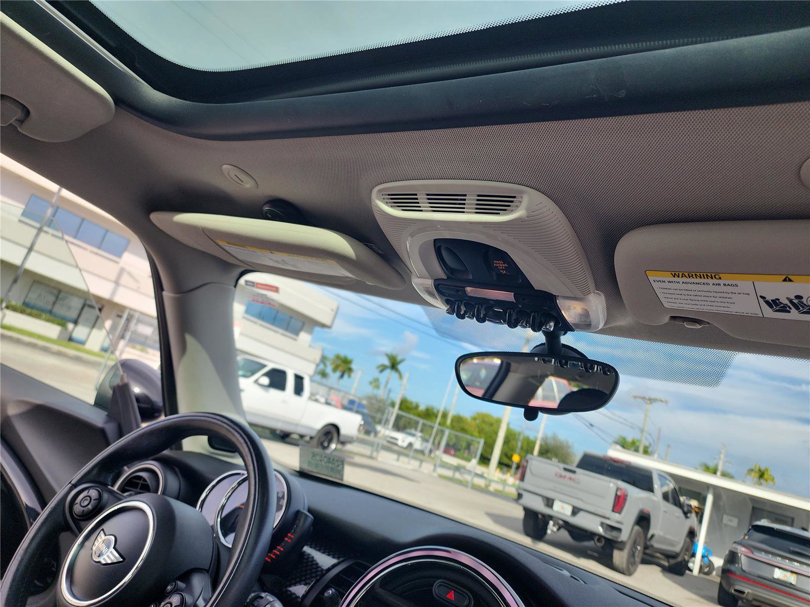 Used 2015 MINI Cooper S image 24