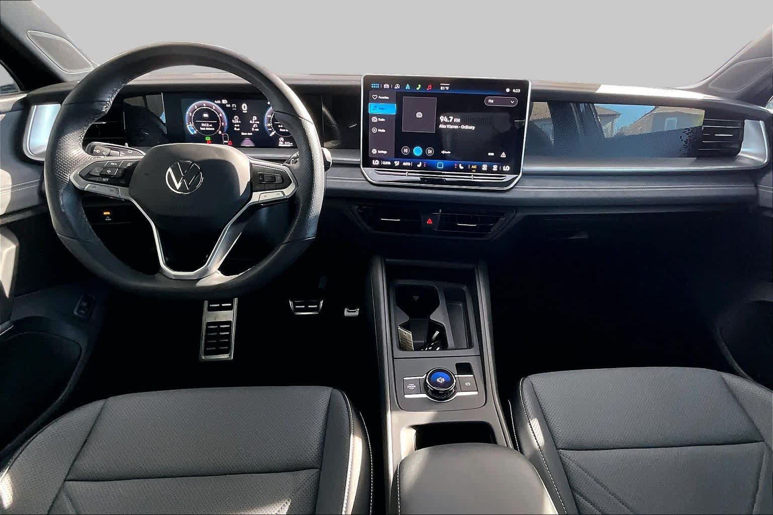 Used 2025 Volkswagen Tiguan SE R-Line FWD image 31