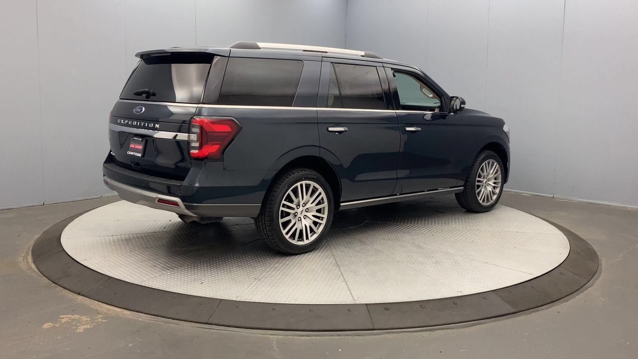 Used 2023 Ford Expedition Limited AWD/4WD image 5