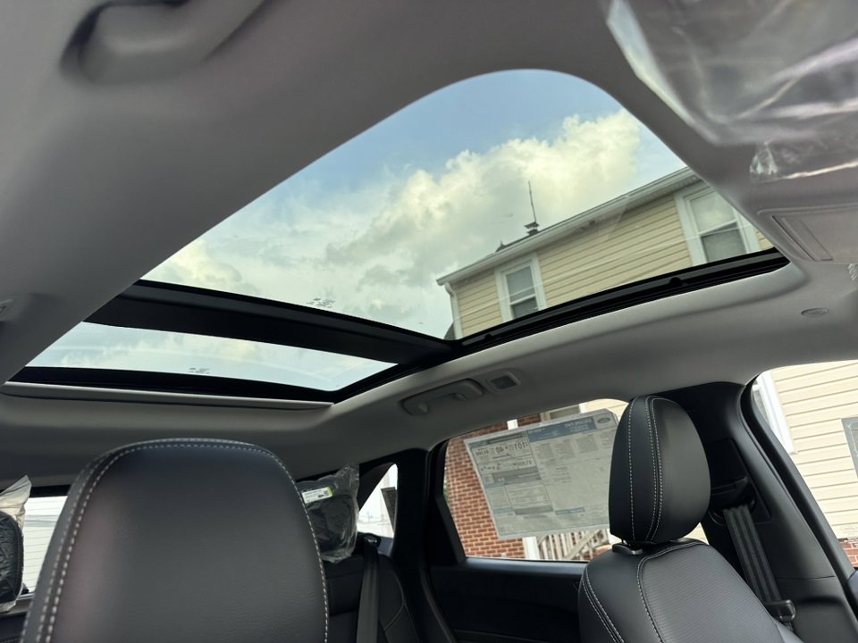 New 2025 Ford Escape SE w/ PHEV Premium Package image 12