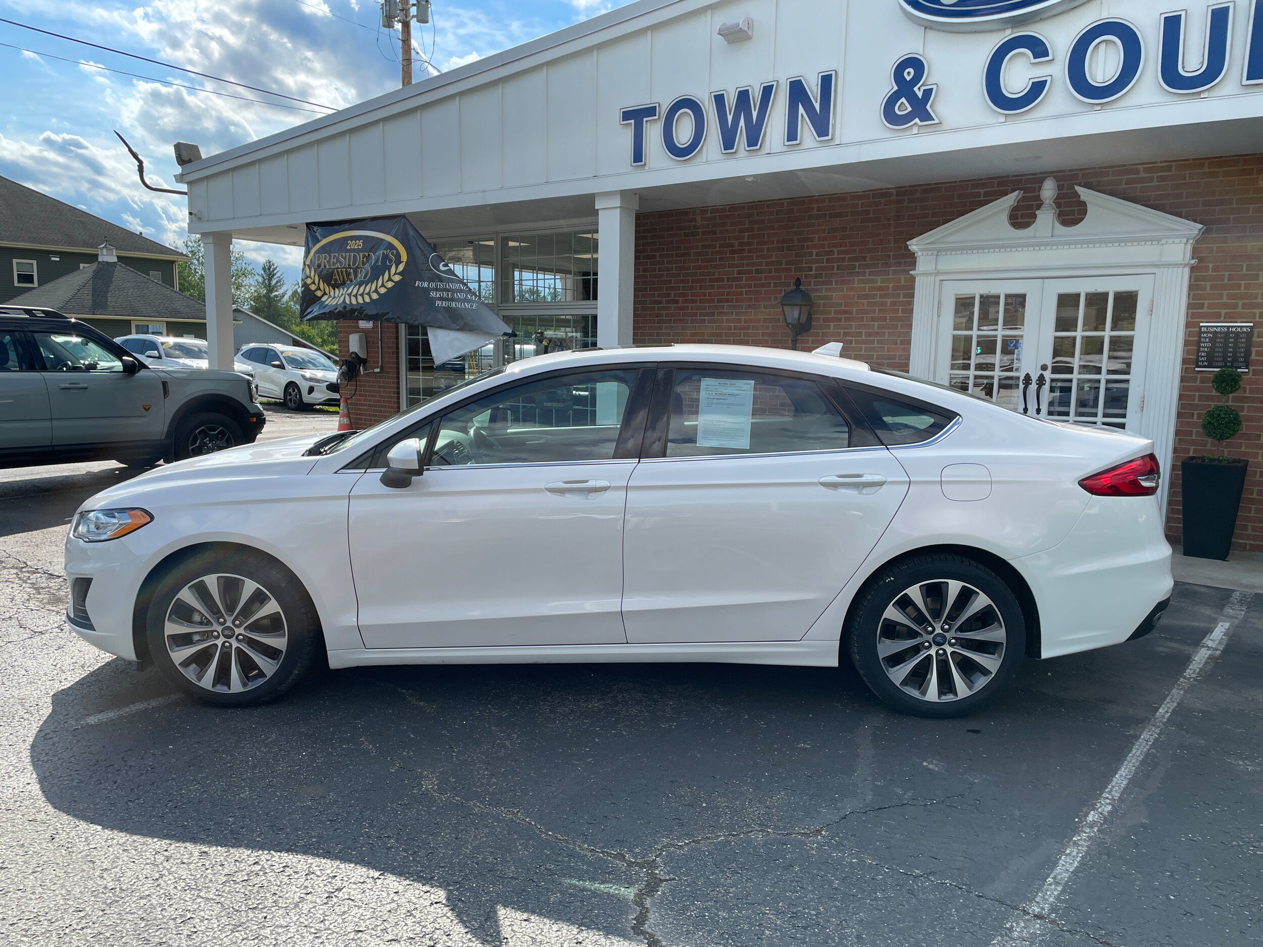Used 2020 Ford Fusion SE AWD/4WD image 8
