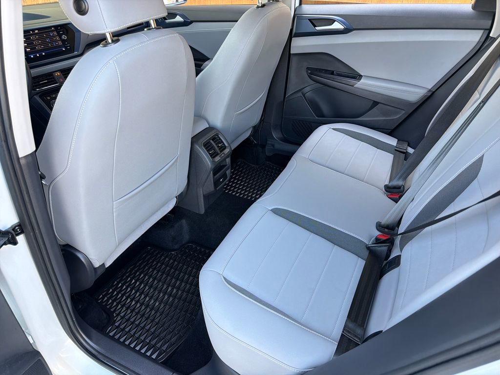 Used 2024 Volkswagen Taos SE w/ MDO Package image 28