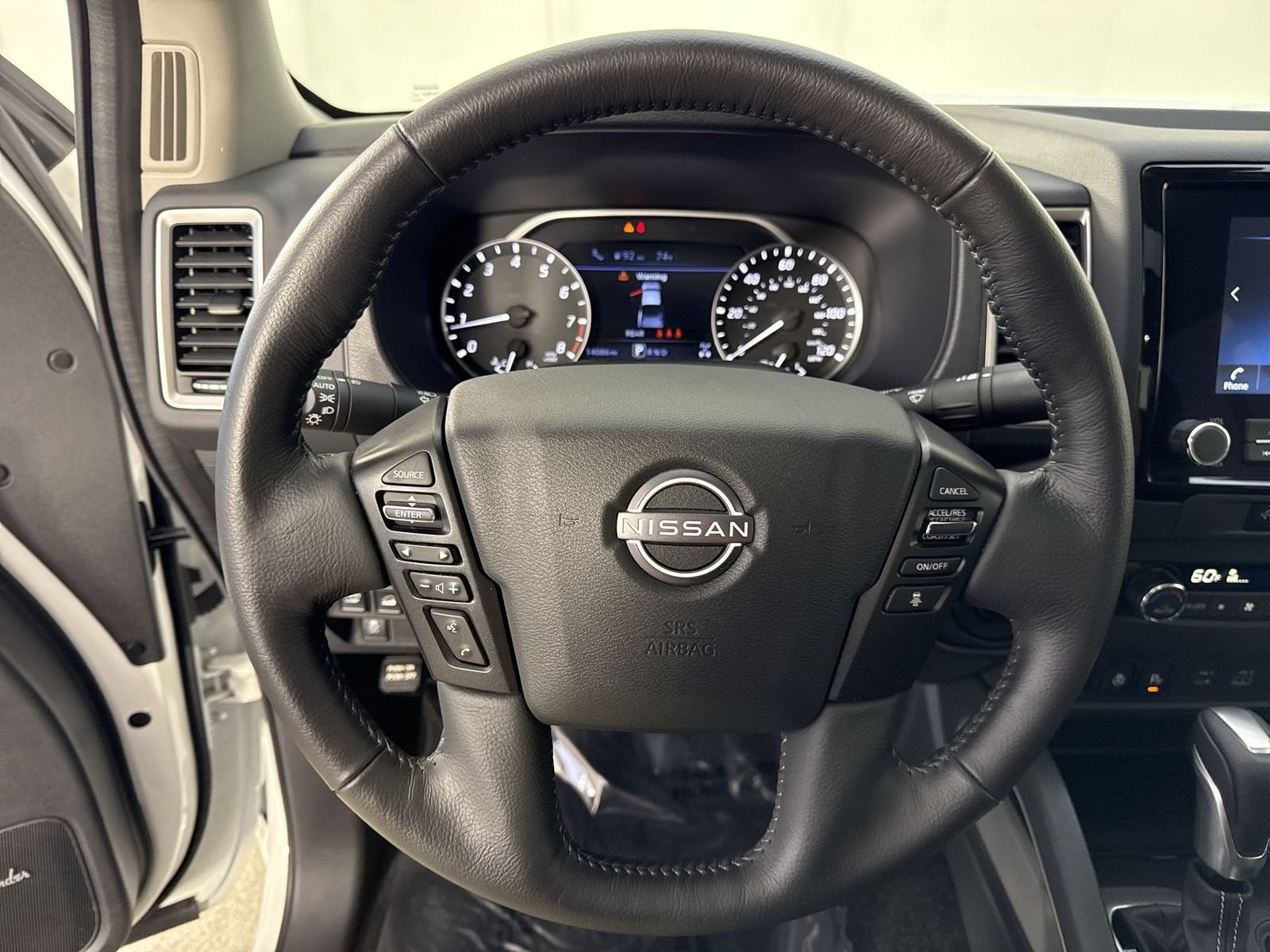 Used 2024 Nissan Frontier SL w/ Technology Package AWD/4WD image 10