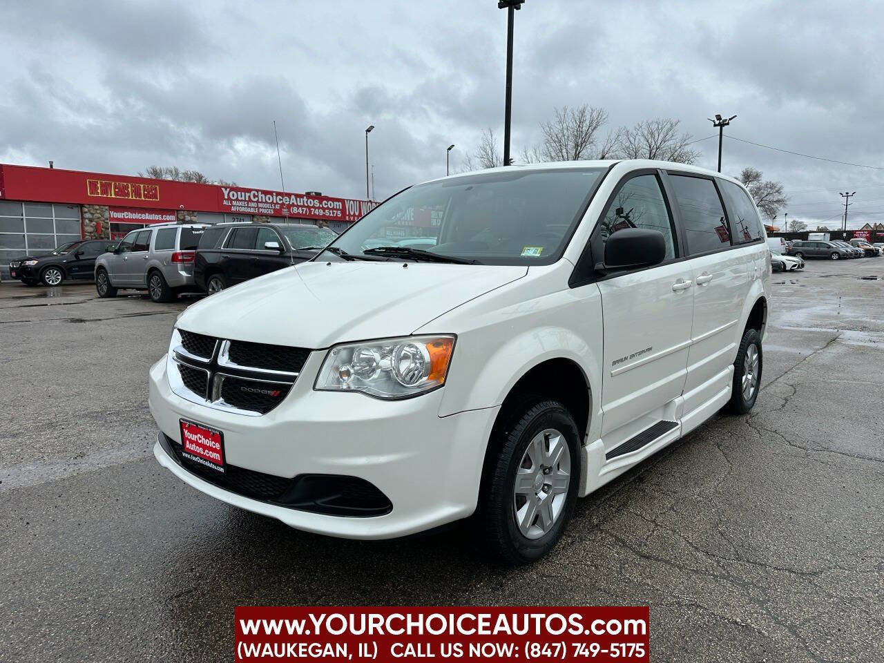 Used 2012 Dodge Grand Caravan SE image 2