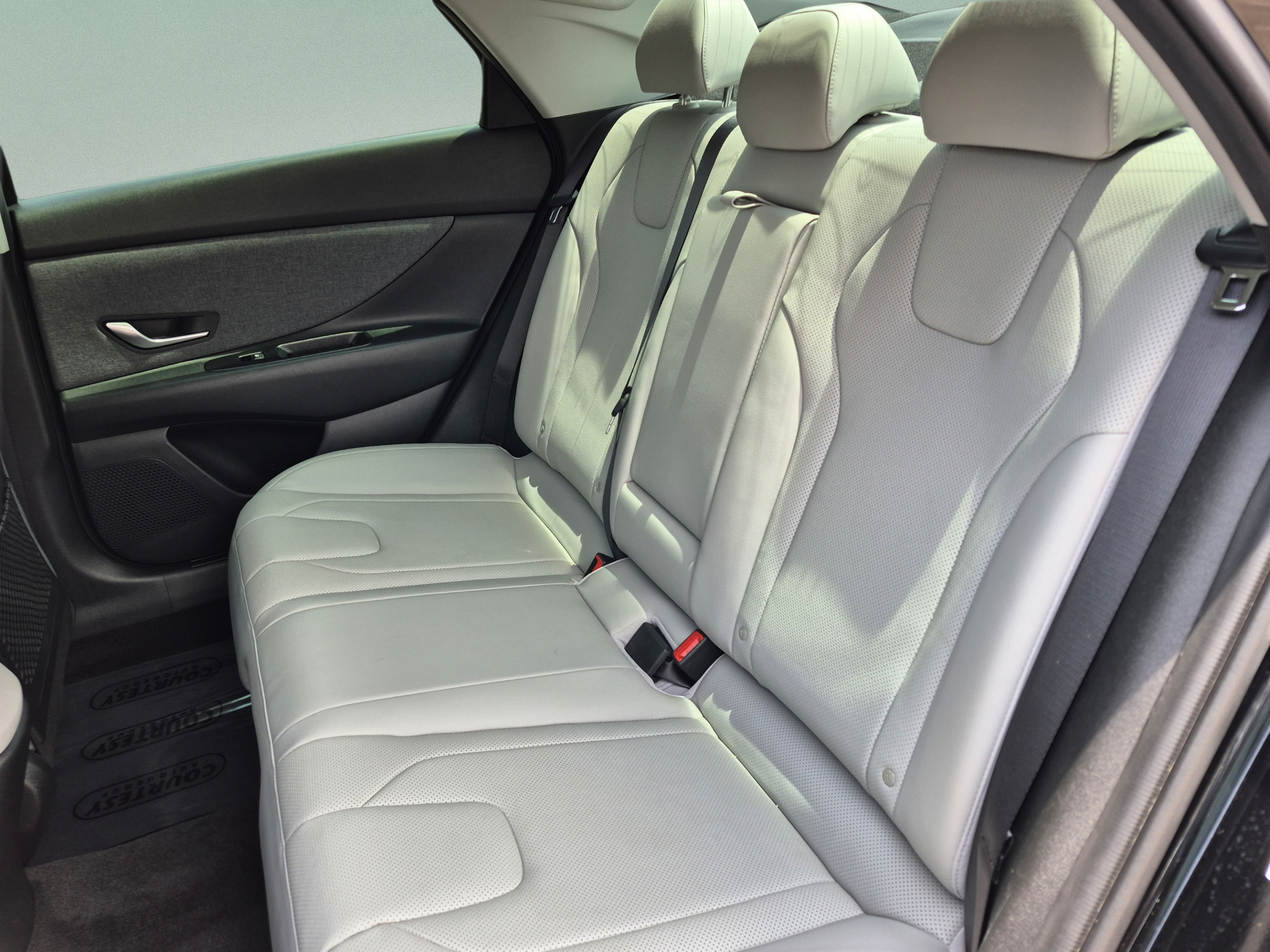 Certified 2023 Hyundai Elantra Limited FWD image 15