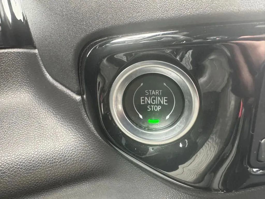 Used 2024 Chevrolet Silverado 1500 ZR2 w/ Technology Package image 22