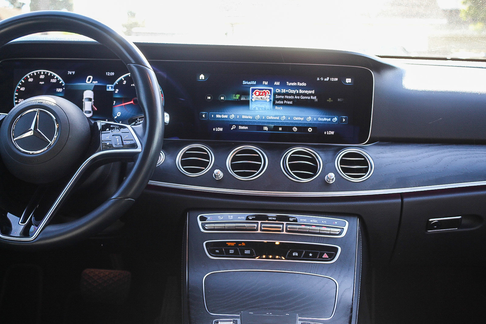 Used 2022 Mercedes-Benz E 350 Sedan image 13