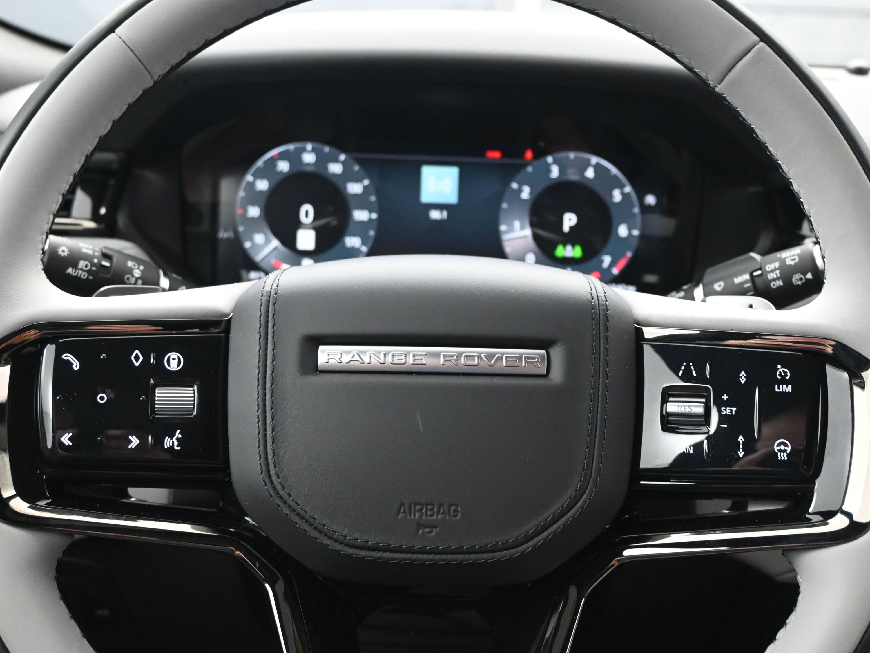 New 2026 Land Rover Range Rover Velar Dynamic SE image 17