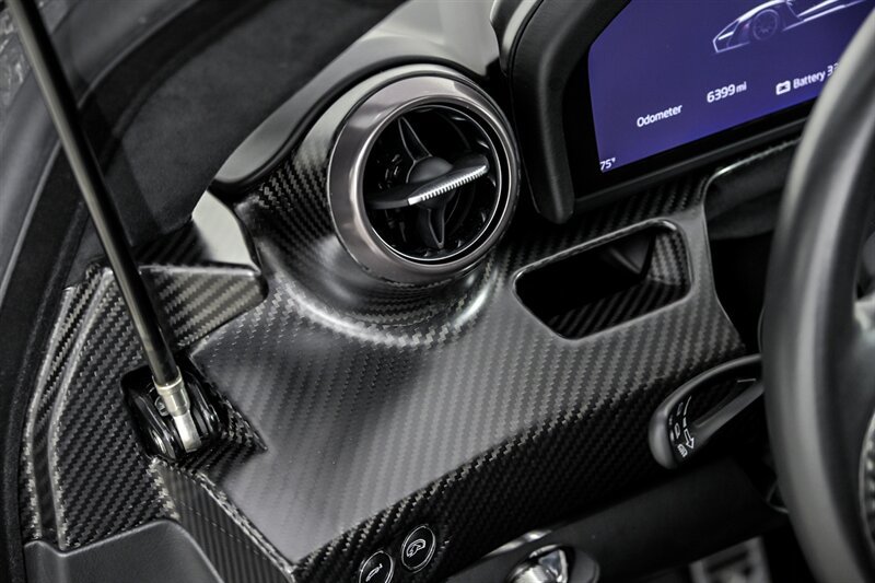 Used 2019 McLaren Senna RWD image 31