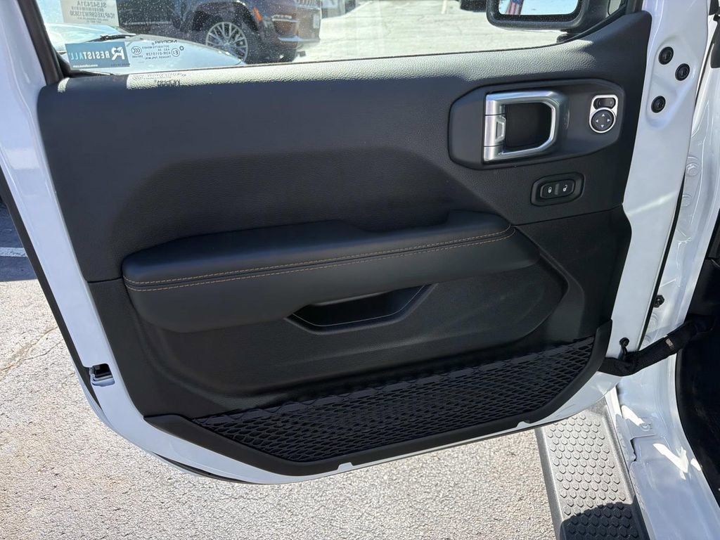 Used 2024 Jeep Wrangler Sahara w/ Technology Group AWD/4WD image 19