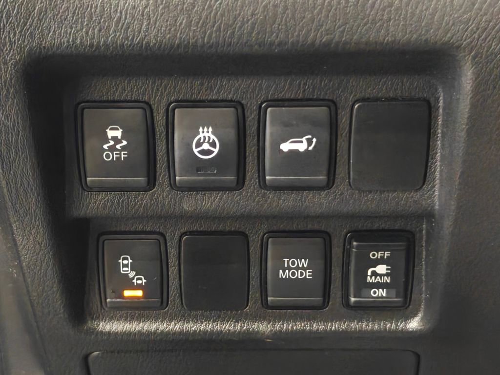 Used 2019 Nissan Pathfinder Platinum AWD/4WD image 17