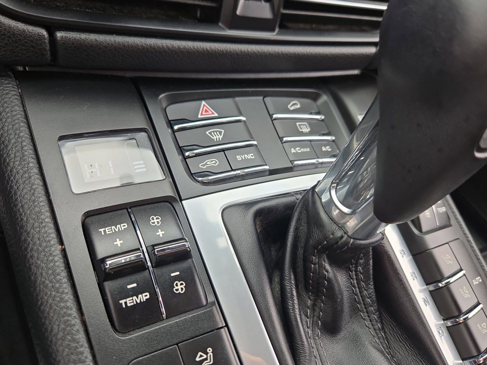 Used 2020 Porsche Macan image 16