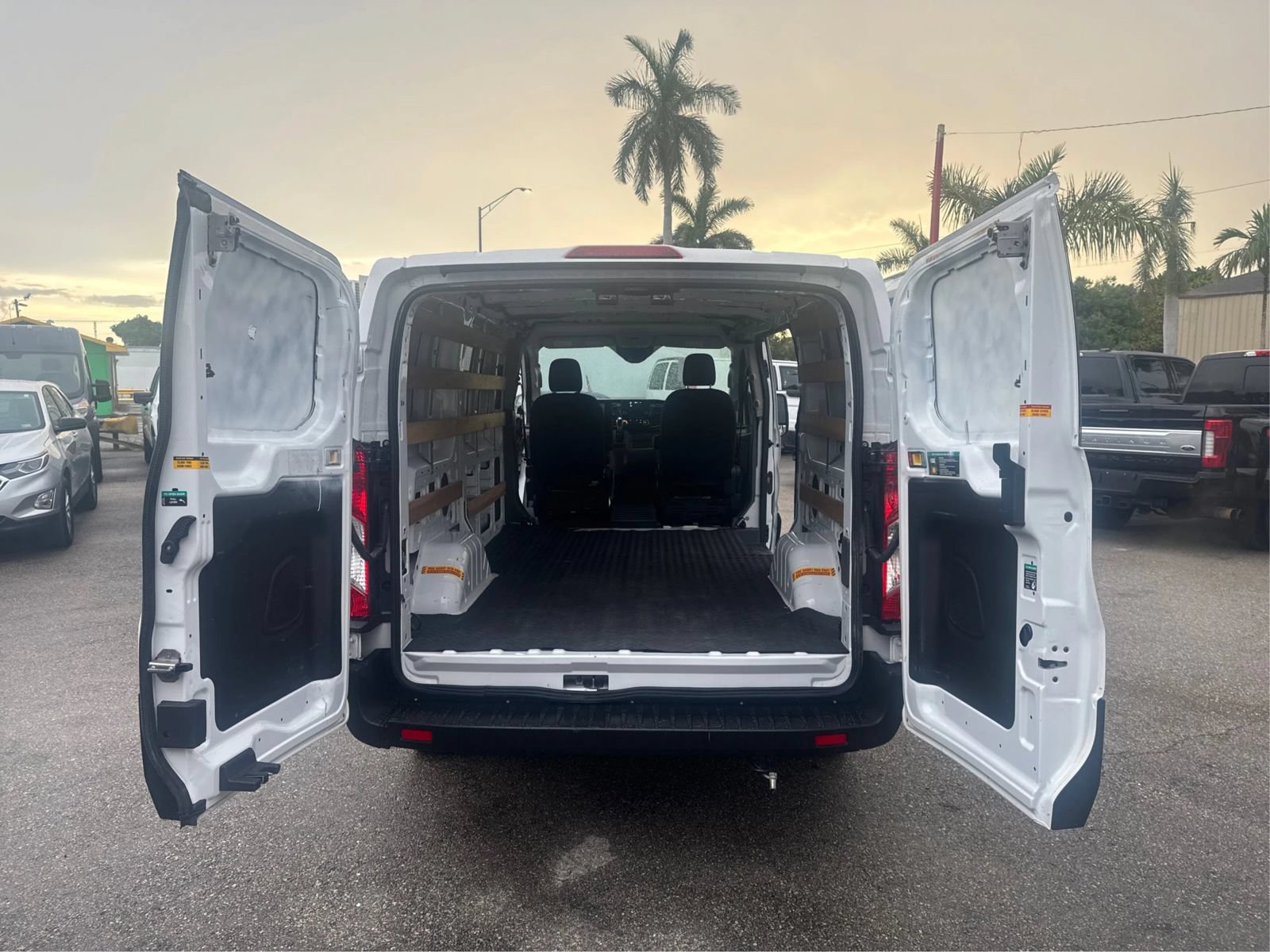 Used 2023 Ford Transit 250 Low Roof w/ Exterior Upgrade Package RWD image 13