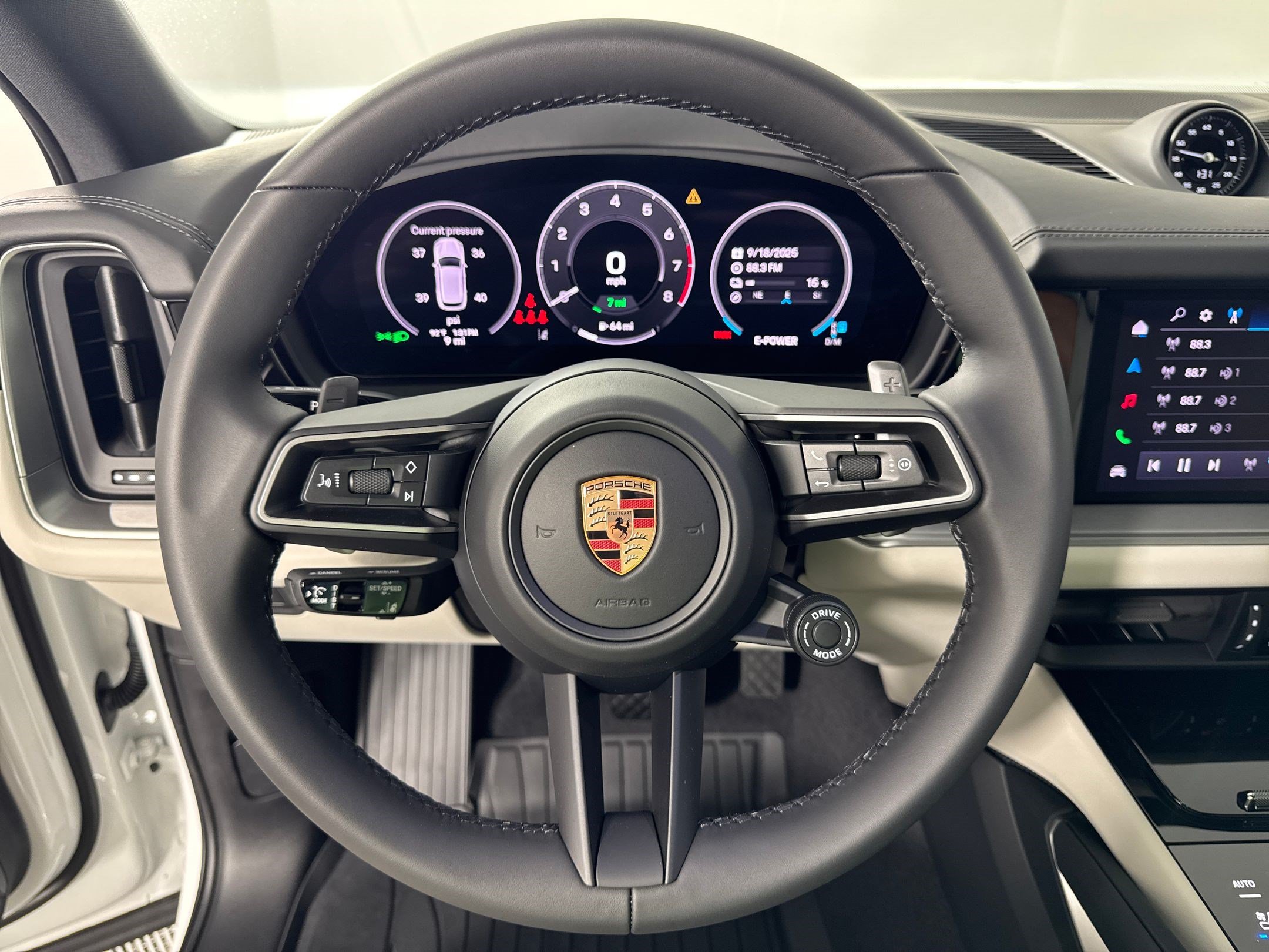 Certified 2026 Porsche Cayenne Coupe AWD/4WD image 15