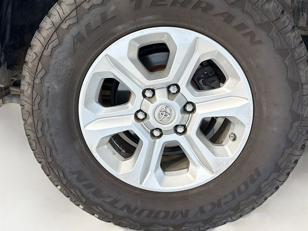 Used 2020 Toyota 4Runner SR5 image 33
