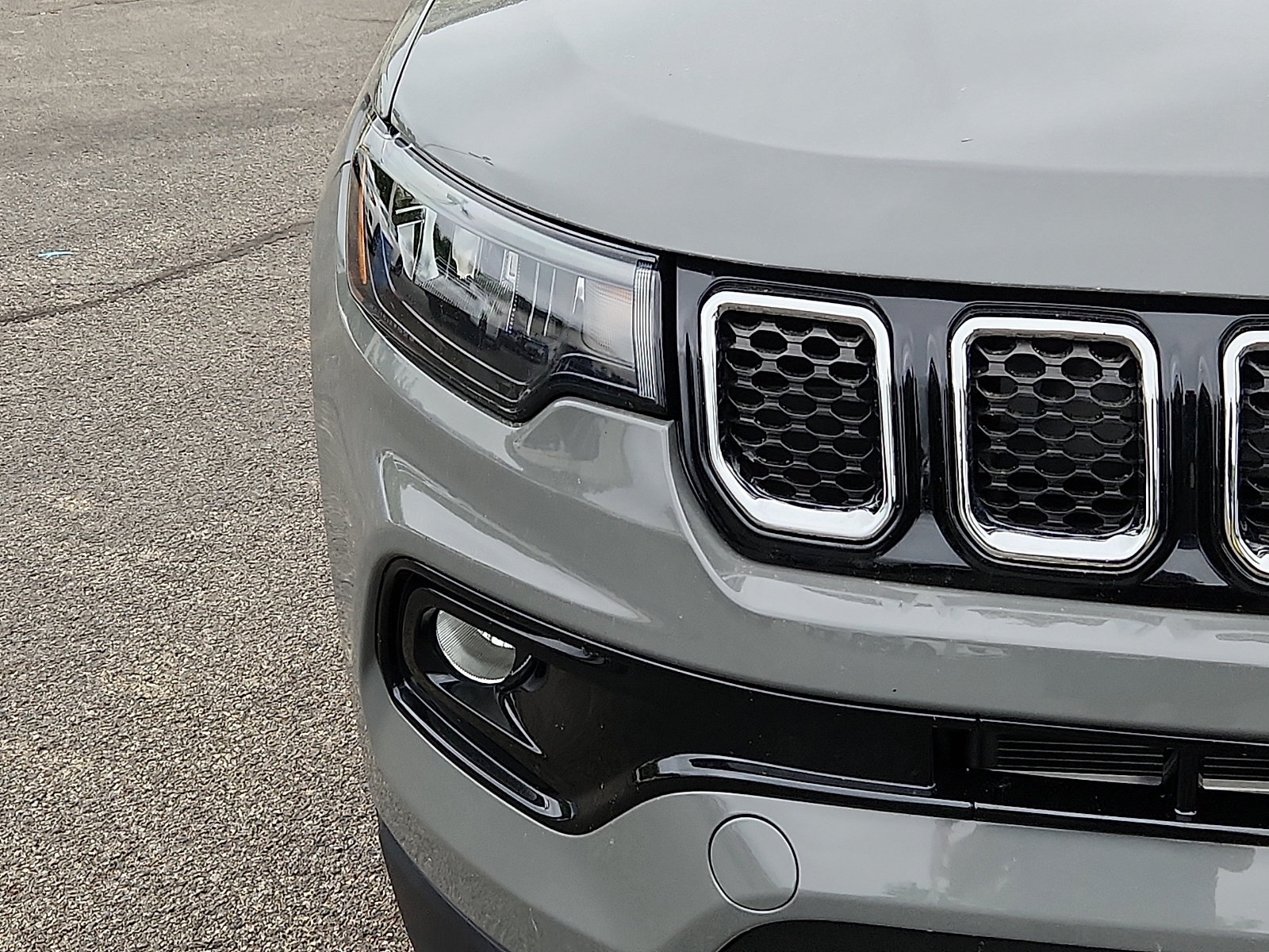 Certified 2024 Jeep Compass Limited AWD/4WD image 9