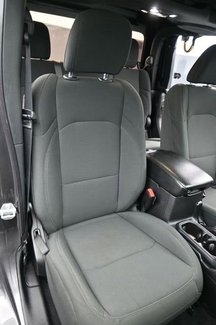 Used 2021 Jeep Gladiator Sport image 16