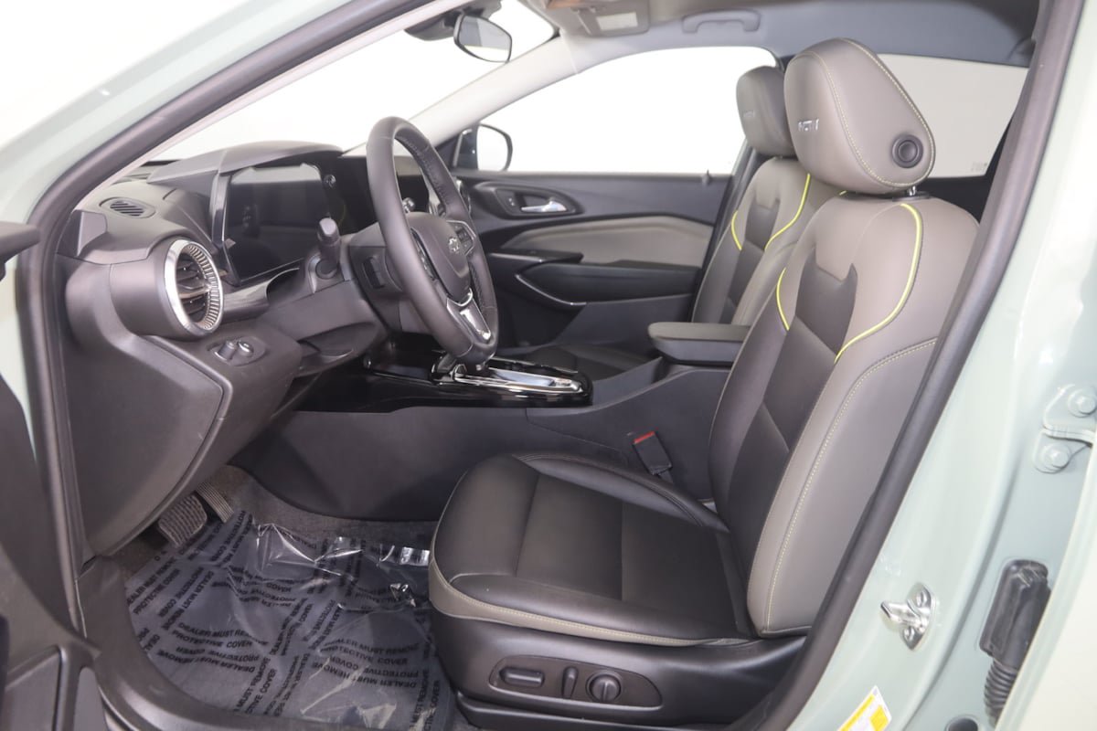 Used 2026 Chevrolet Trax ACTIV w/ Driver Confidence Package FWD image 11