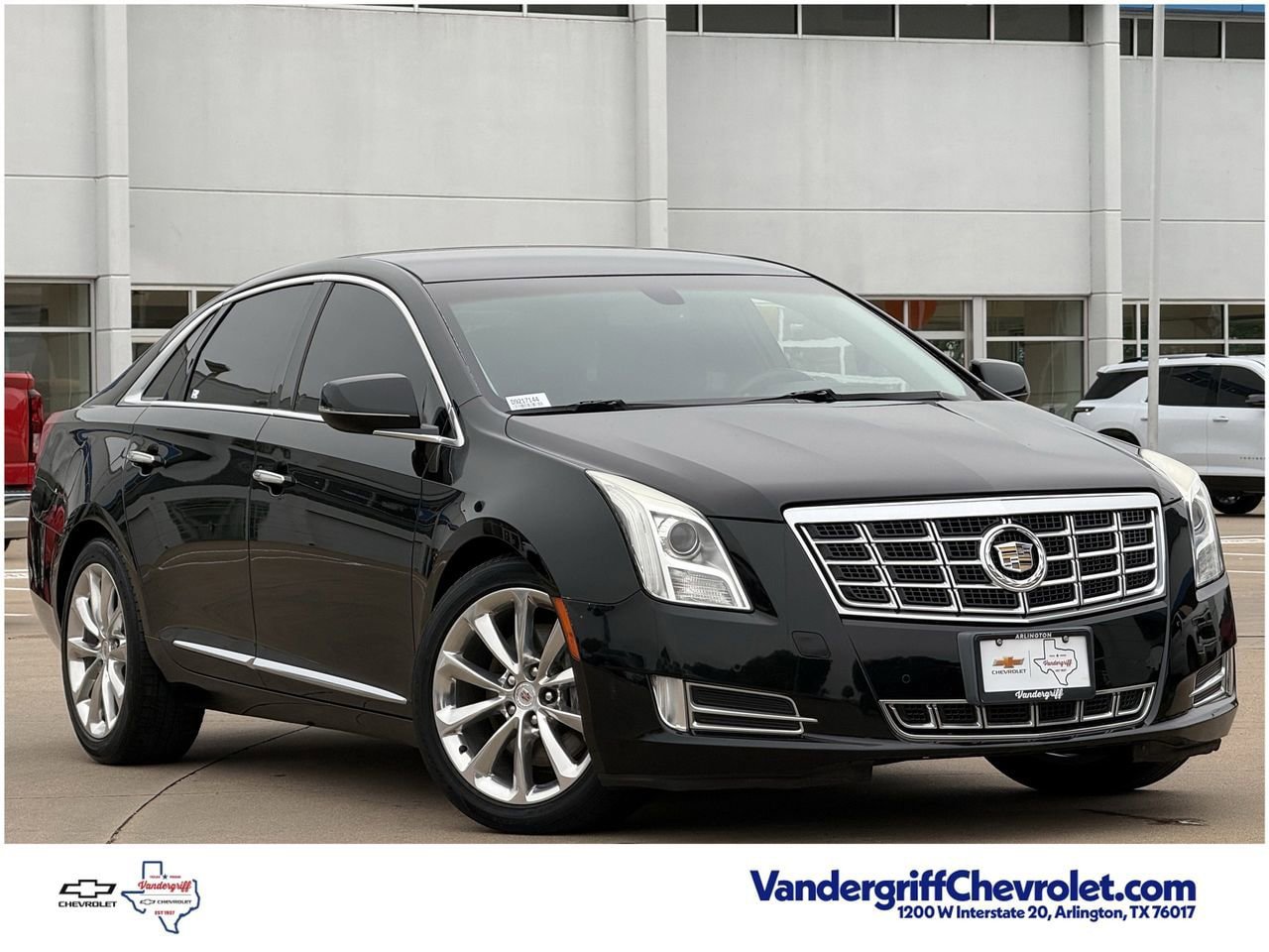 Used 2013 Cadillac XTS Luxury FWD image 1