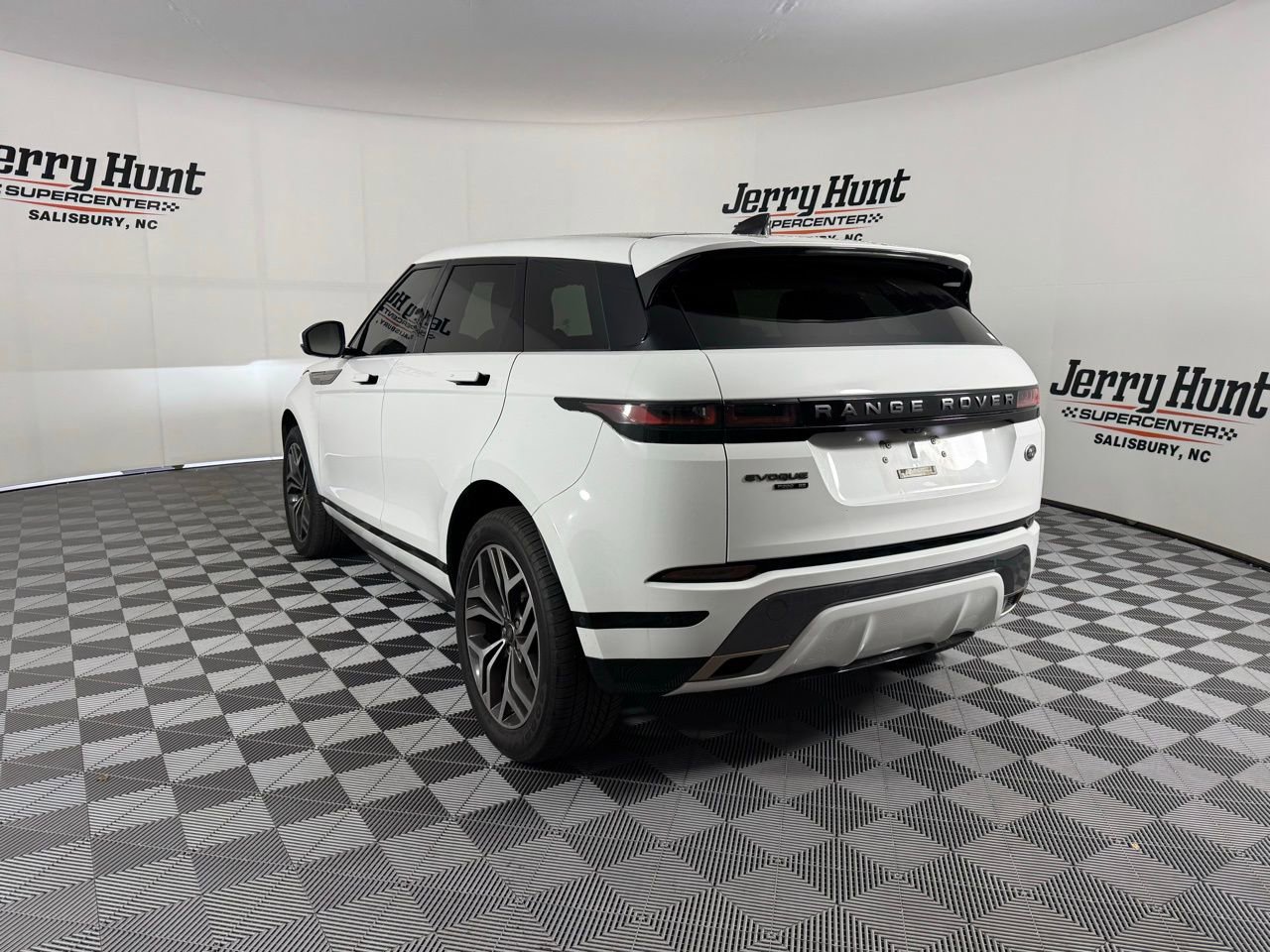 Used 2020 Land Rover Range Rover Evoque R-Dynamic SE image 8