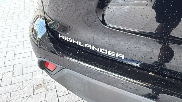 Certified 2021 Toyota Highlander XLE FWD image 7