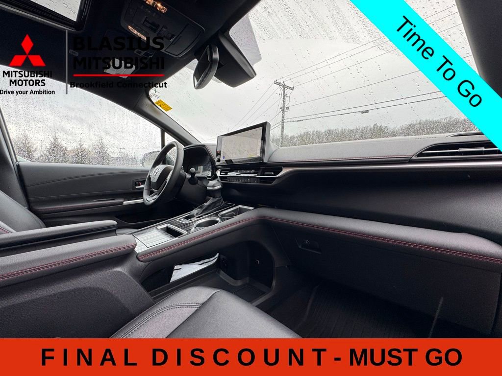 Used 2025 Toyota Sienna XSE w/ XSE Plus Package FWD image 18