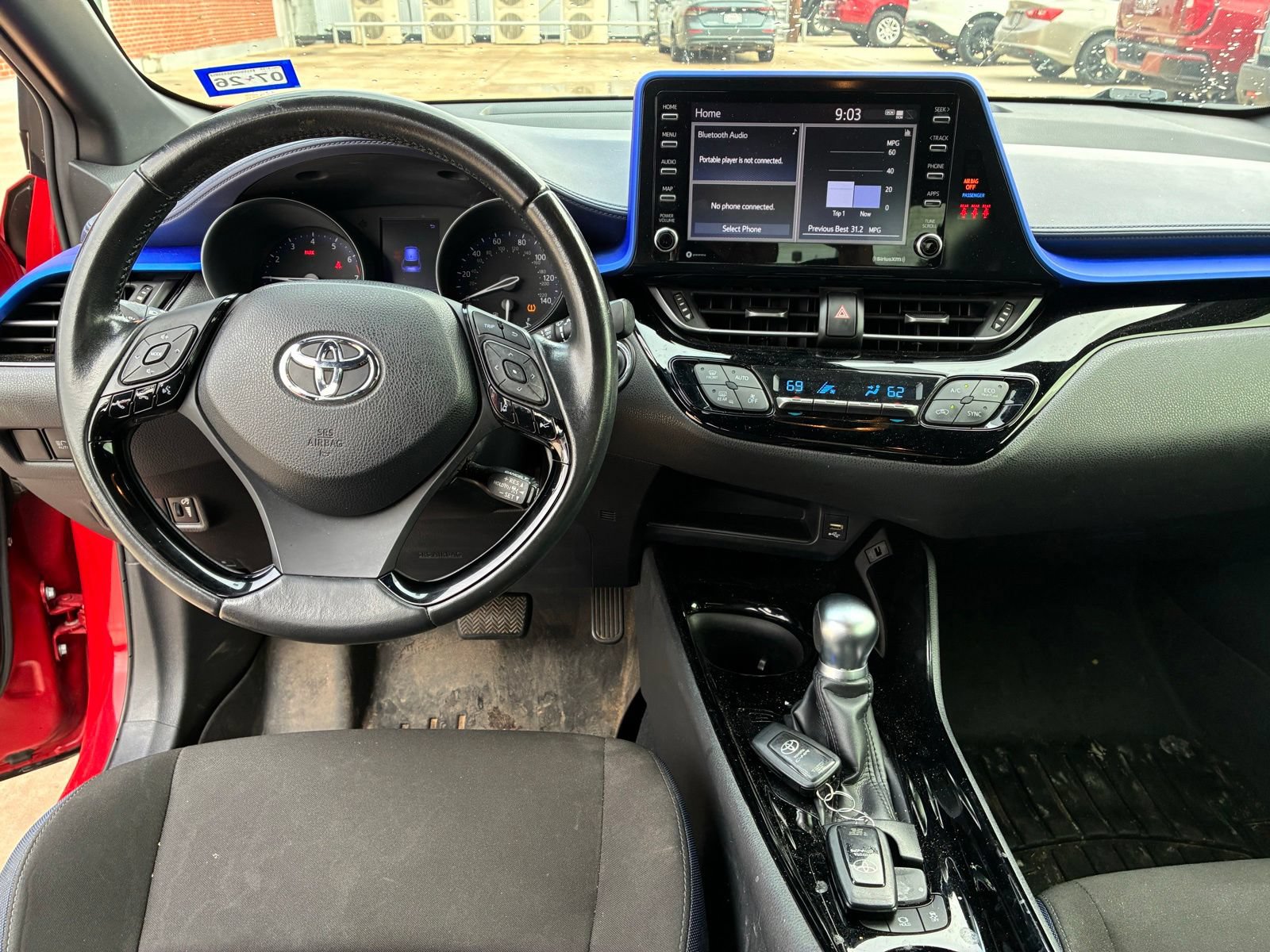 Used 2020 Toyota C-HR XLE FWD image 4