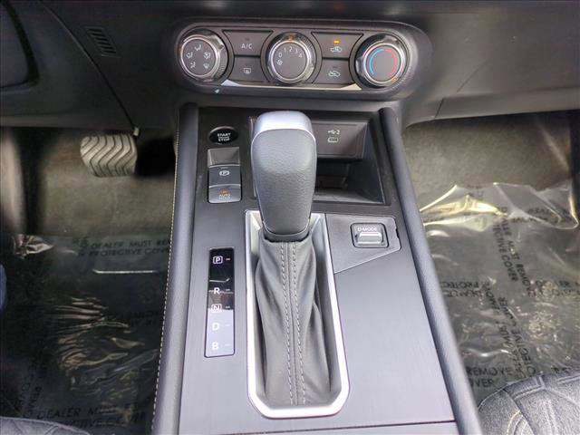 Used 2025 Nissan Kicks SV image 11