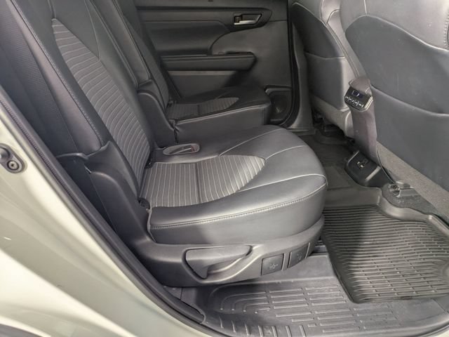 Used 2021 Toyota Highlander XSE AWD/4WD image 34