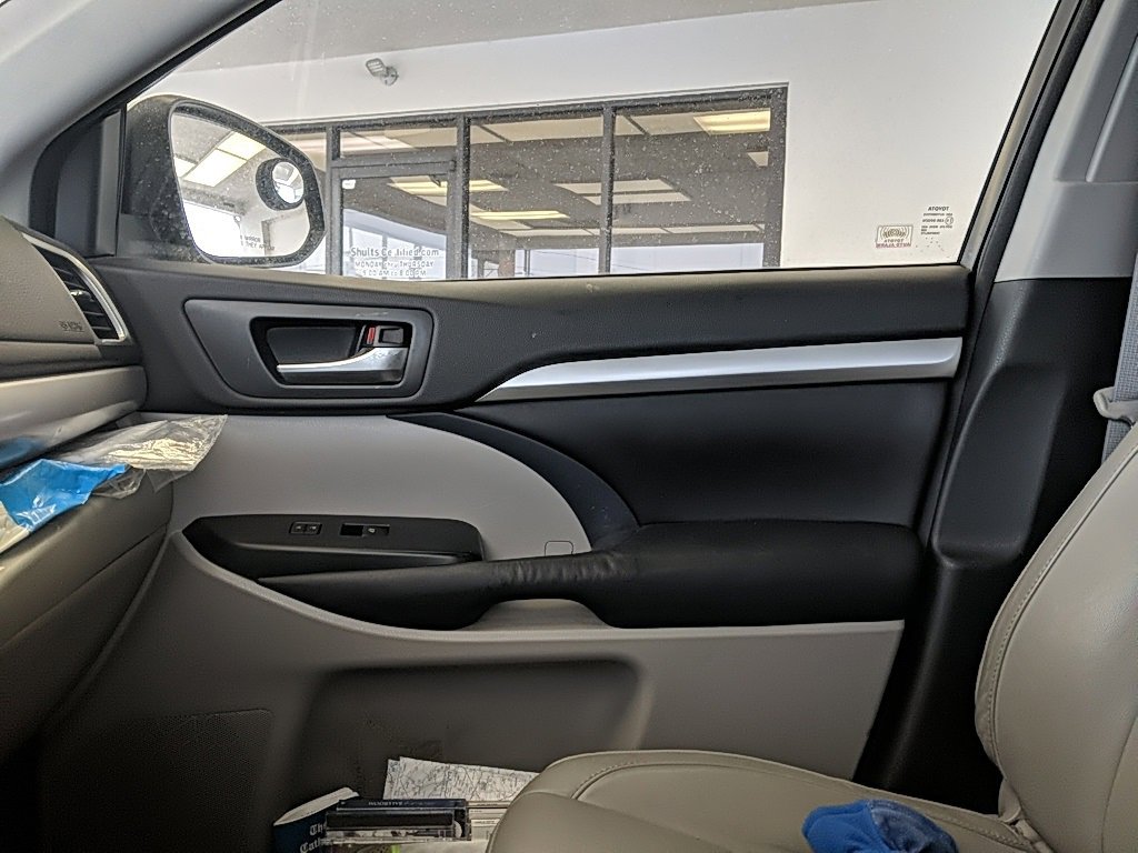 Used 2016 Toyota Highlander XLE image 18