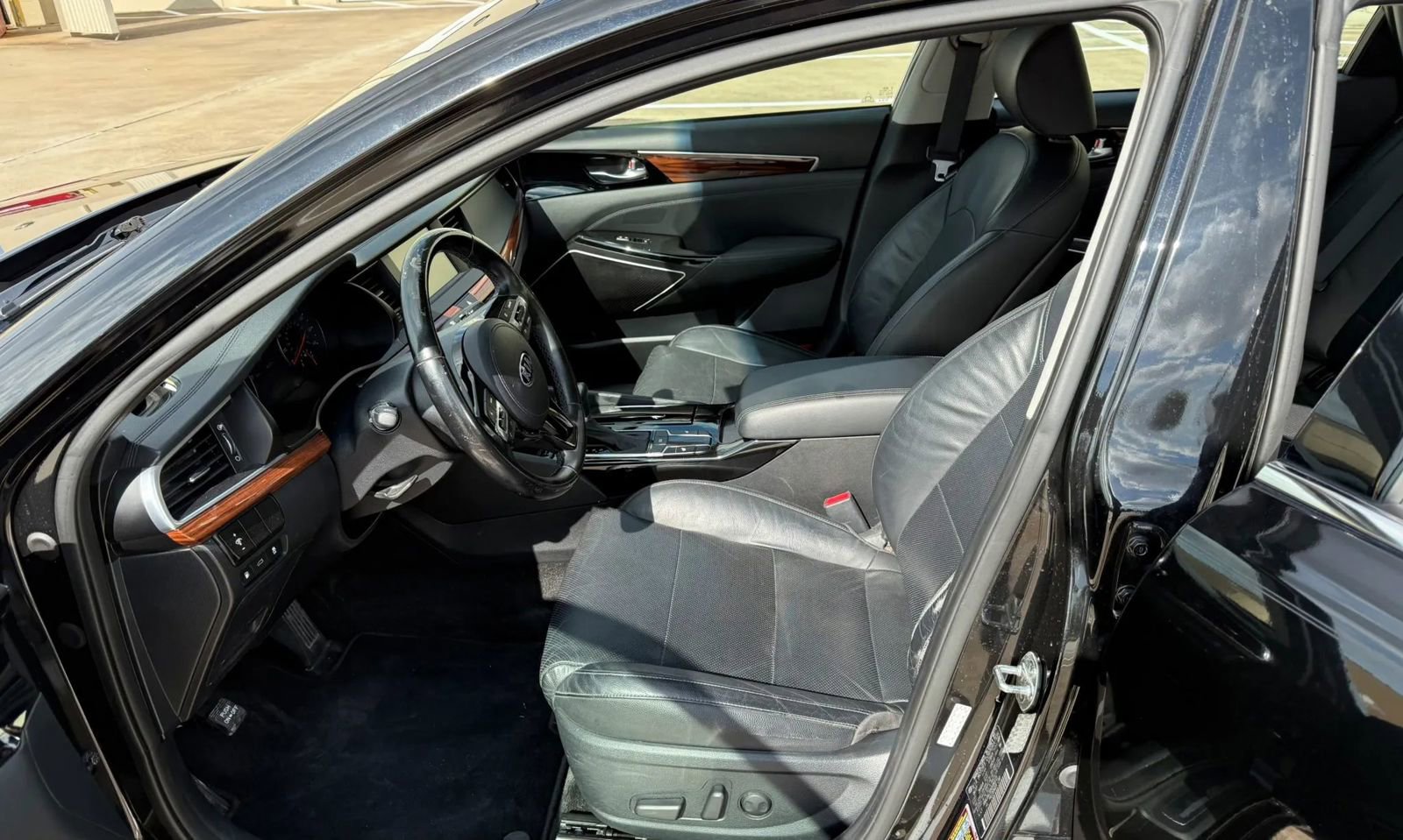 Used 2017 Kia Cadenza Premium FWD image 12