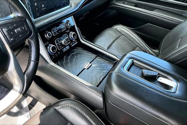 Used 2023 GMC Yukon Denali AWD/4WD image 13