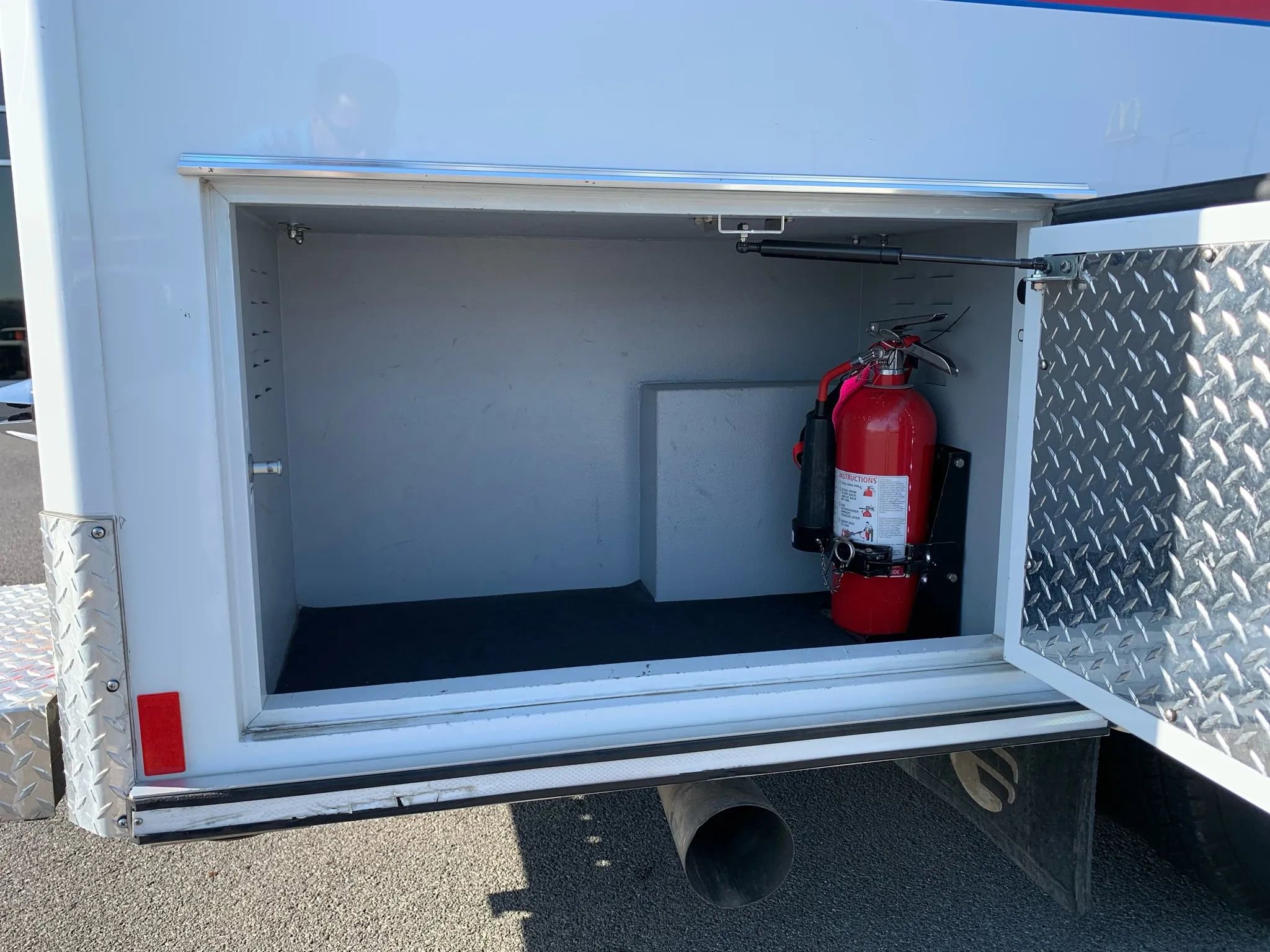 Used 2014 Chevrolet Express 4500 w/ Ambulance Package image 40