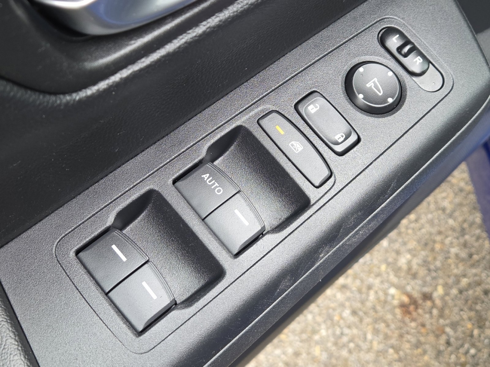 Used 2025 Honda CR-V LX image 25