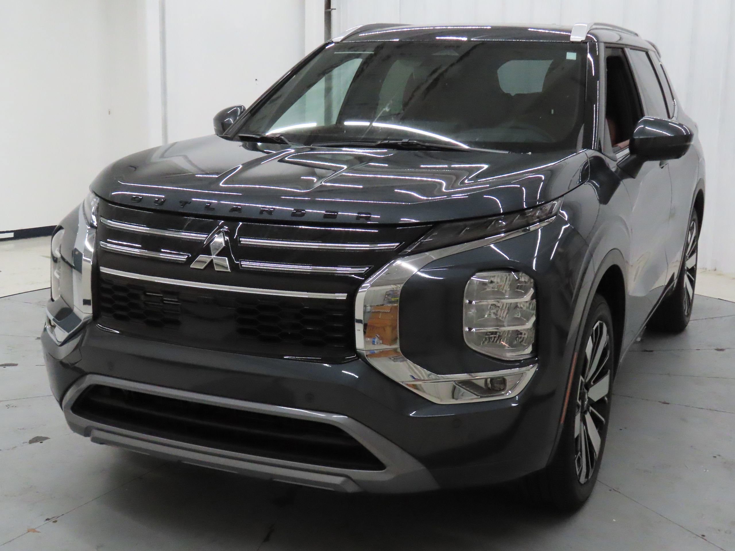 New 2026 Mitsubishi Outlander SEL image 7