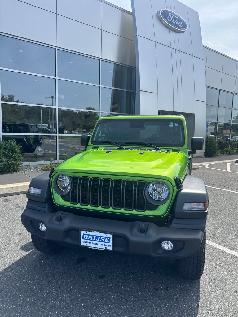 Used 2025 Jeep Wrangler Unlimited Sport AWD/4WD image 2