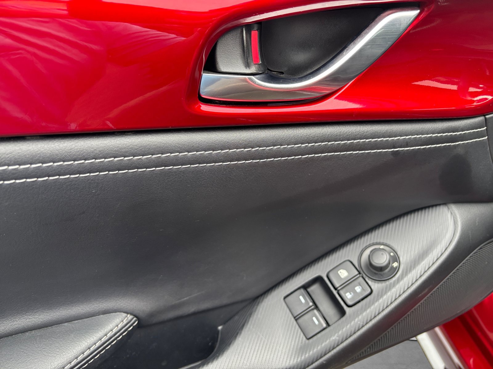 Used 2023 MAZDA MX-5 Miata Club w/ Weather Package RWD image 12