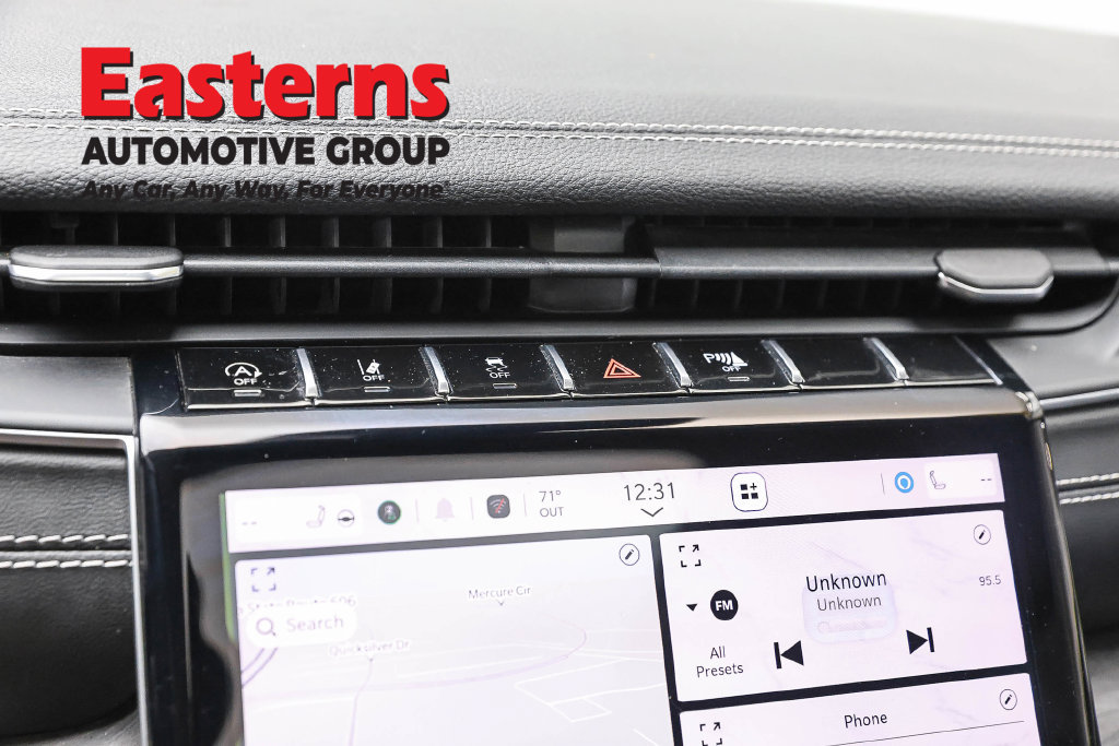 Used 2023 Jeep Grand Cherokee Limited AWD/4WD image 21