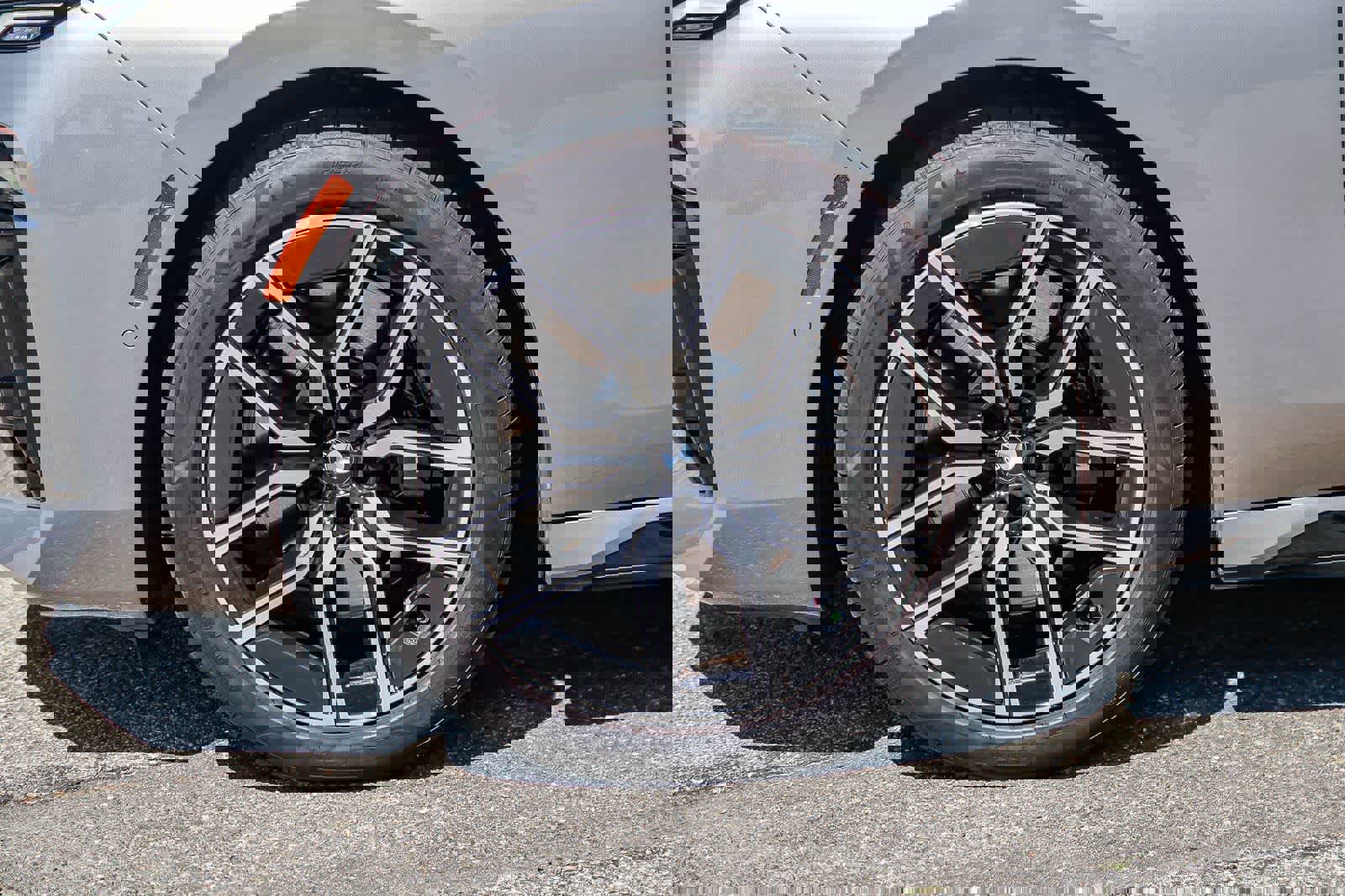 Used 2024 BMW 740i w/ Premium Package image 9