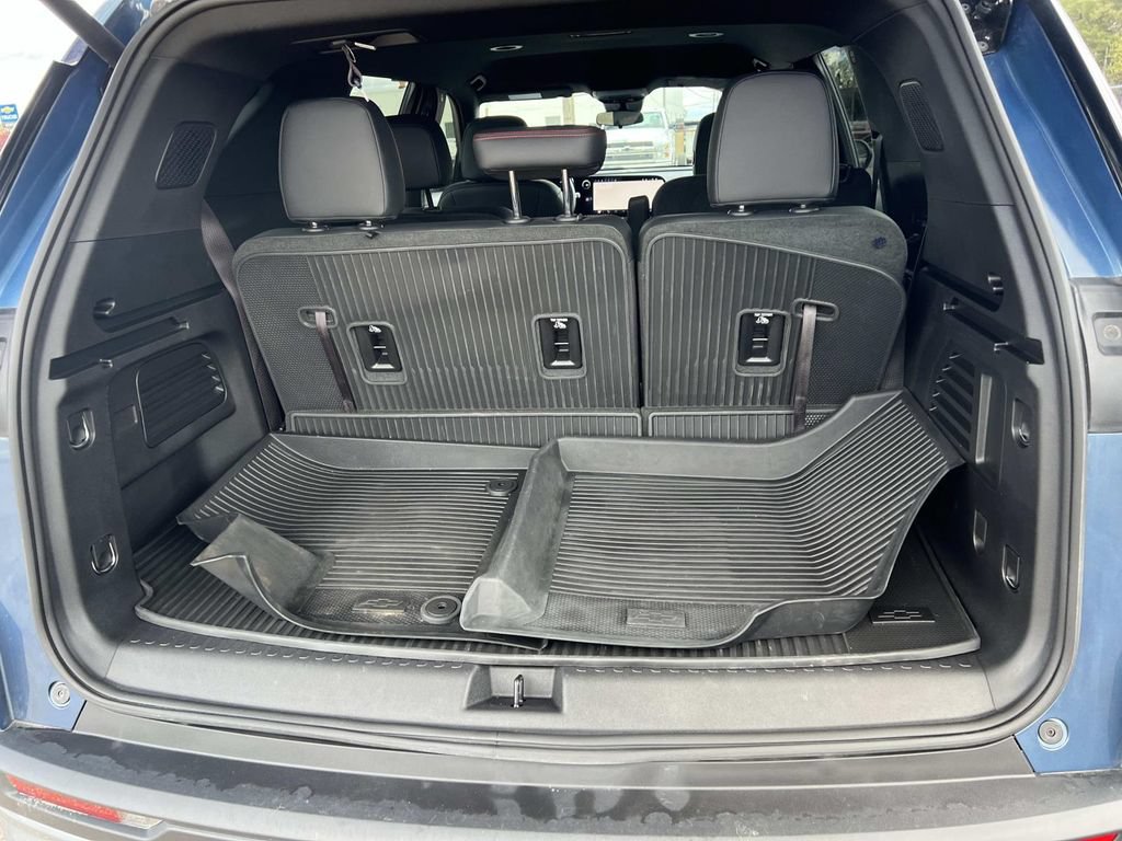 Used 2024 Chevrolet Traverse Z71 w/ LPO, Floor Liner Package AWD/4WD image 9