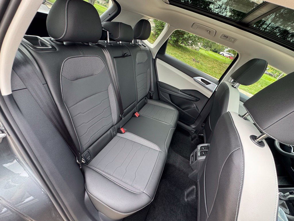 New 2026 Volkswagen Taos SE AWD/4WD image 16